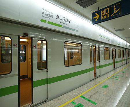 广州地铁一般距离地面多少米（广州地铁彩虹桥站深度）