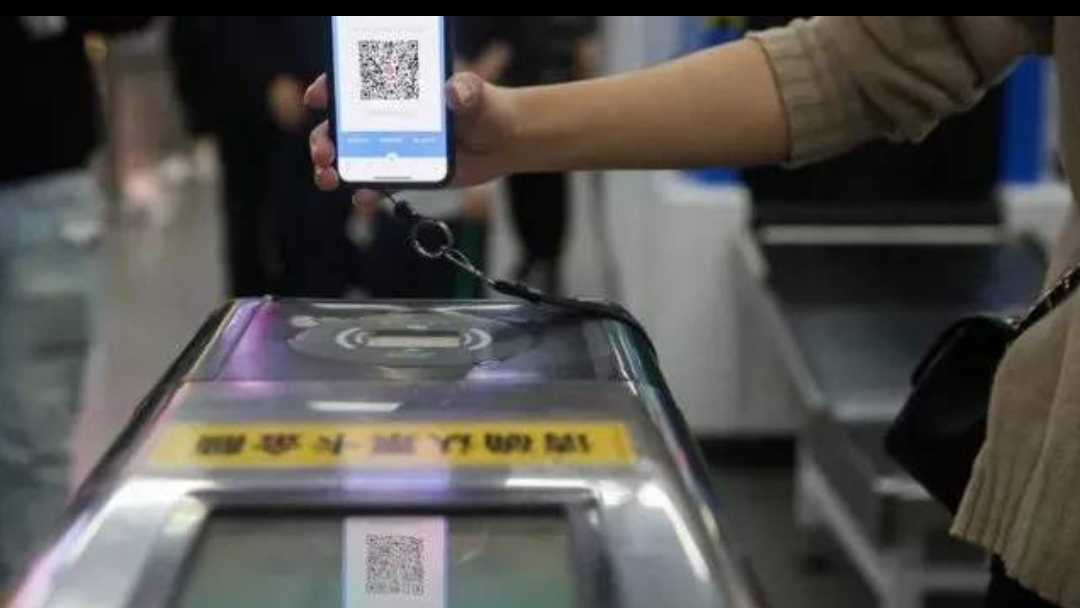 有人知道上海地铁可以用手机刷二维码进站吗（上海地铁安检快速通道二维码）