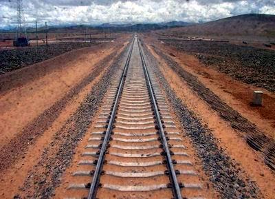 中国第一条沙漠铁路是哪一条（沙漠铁路）