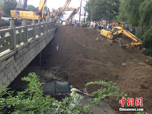 资宝成如何解释杭州地铁坍塌事故的原因（杭州地铁领导班子）