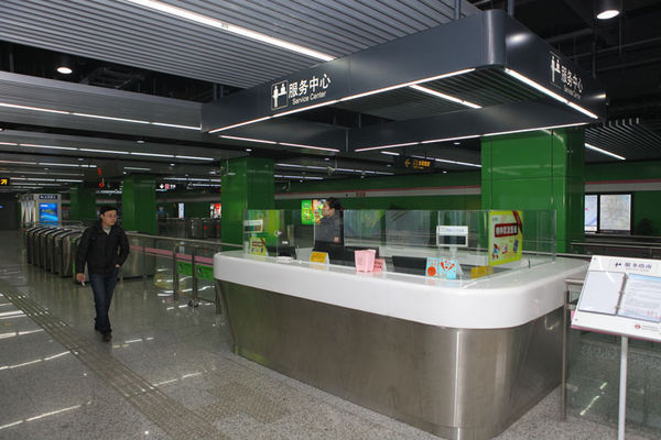 上海地铁自动售票机怎么用（上海自动充值机地铁站）