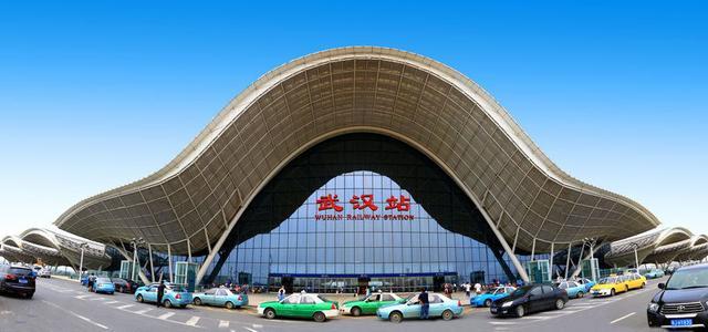 武汉火车站有几个出口（武汉范湖地铁站出口钢结）