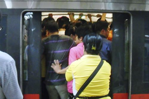深圳＂击穿地铁隧道＂相关嫌疑人抓到了吗，深圳地铁寻人-第1张