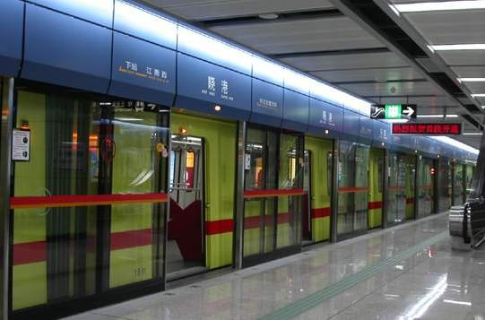 广州地铁的具体运营时间是什么（广州植物园地铁站首班时间）