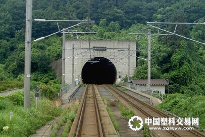 中国最长的铁路隧道是在那里叫什么名字有多长（铁路中长隧道）