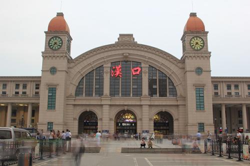 武汉火车站地铁出口到候车厅要走多久（武汉火车站附近的地铁）