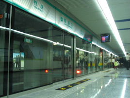 重庆地铁1号线和轻轨2号线之间如何换乘（重庆市东港船舶座几号地铁线吗）